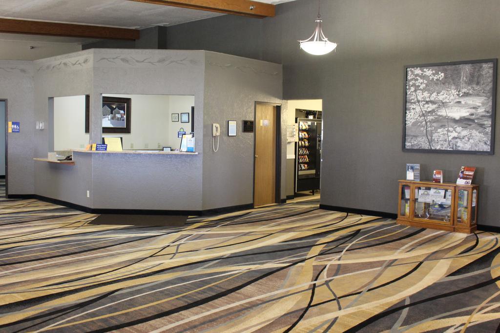 Days Inn By Wyndham Watertown Dış mekan fotoğraf