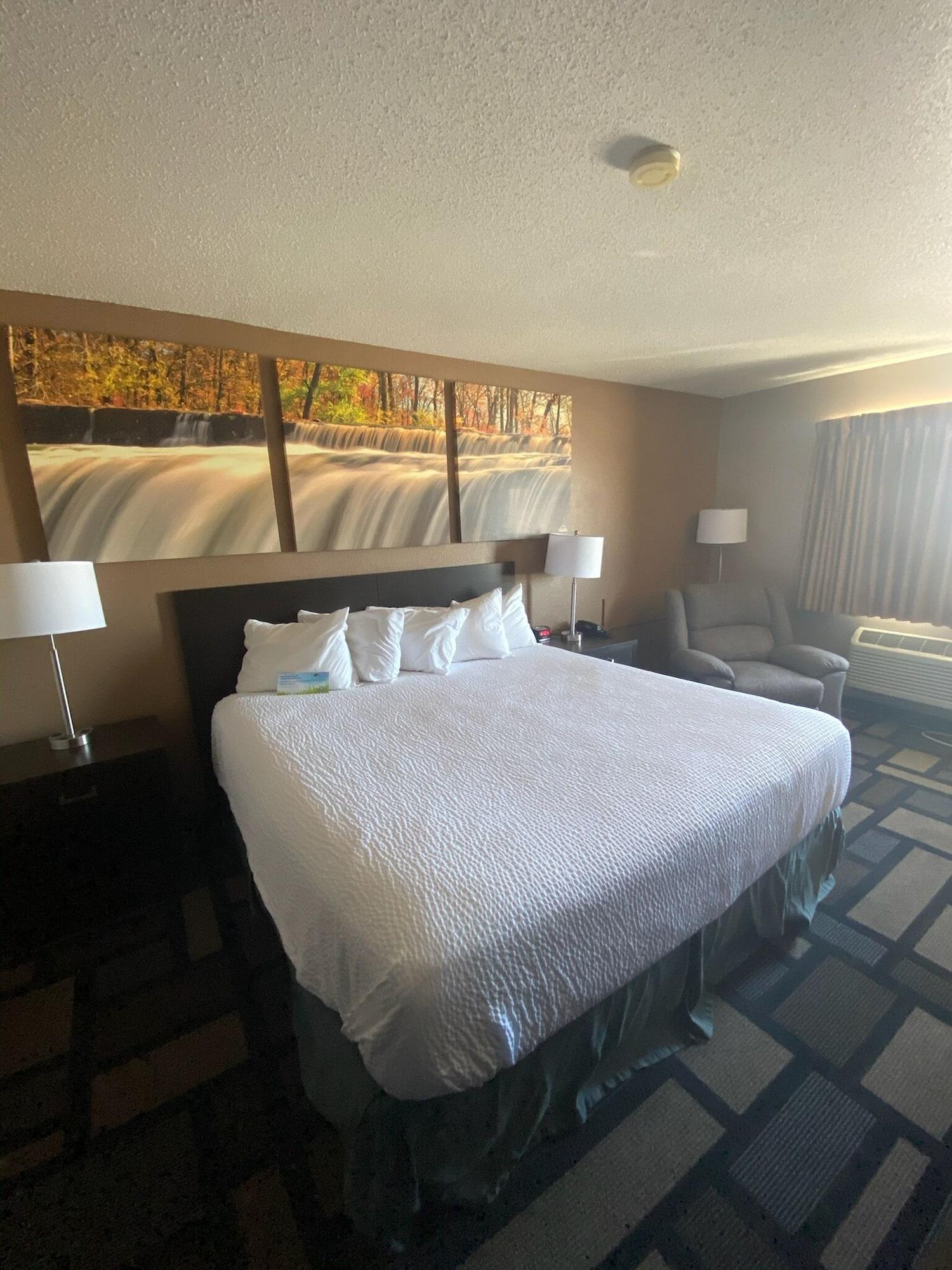 Days Inn By Wyndham Watertown Dış mekan fotoğraf