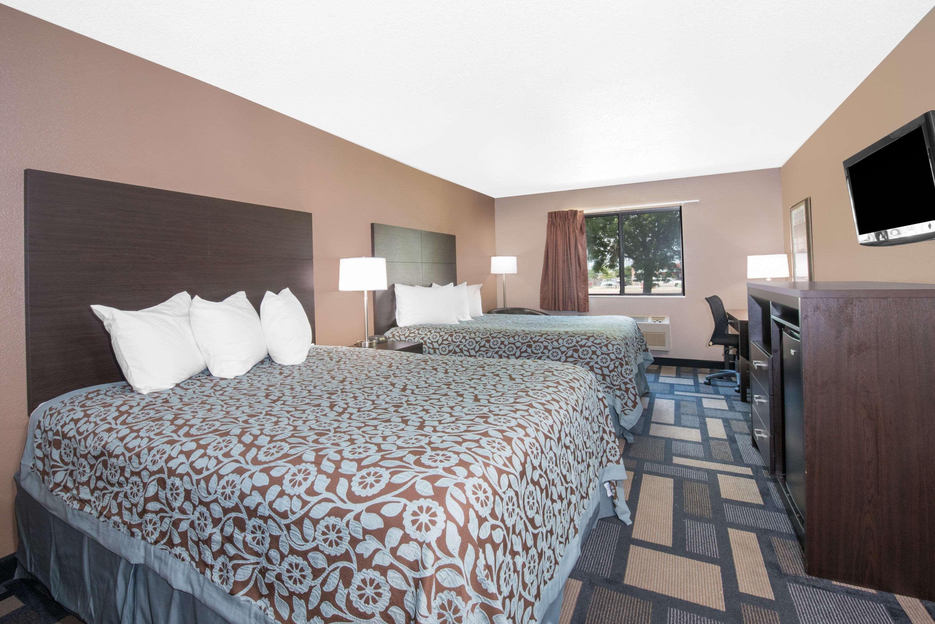 Days Inn By Wyndham Watertown Dış mekan fotoğraf